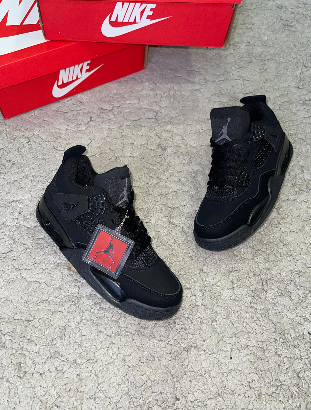 AIR JORDAN 4
