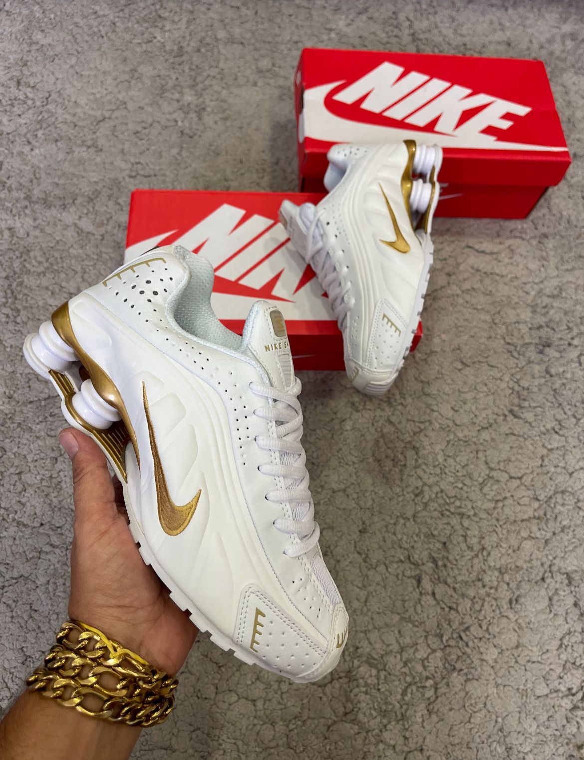 NIKE - SHOX R4 (Opciones)