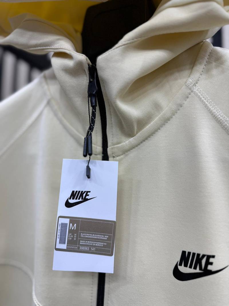 NIKE - TECH X CR7