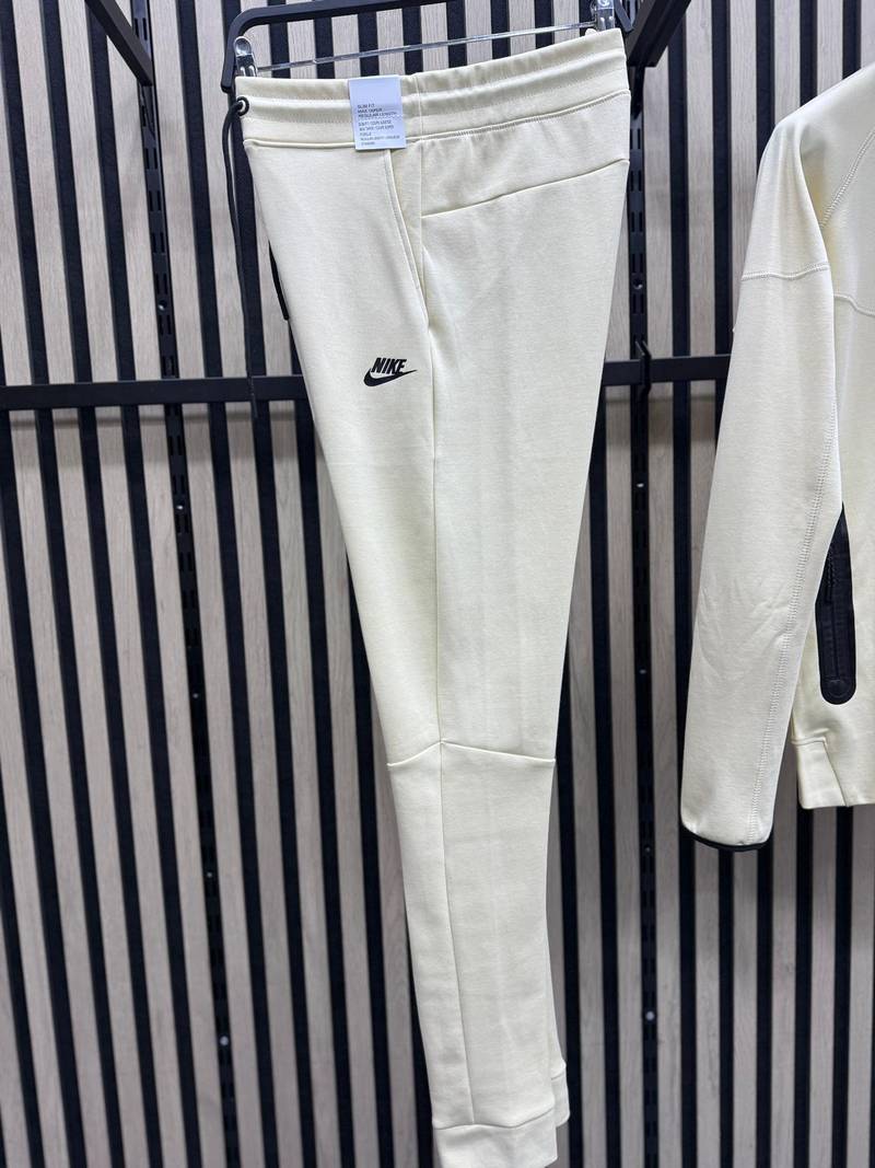 NIKE - TECH X CR7
