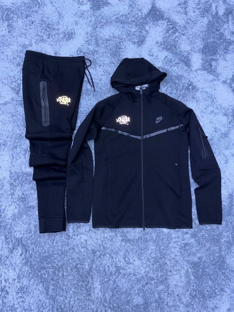 NIKE - TECH X SYNA WORLD