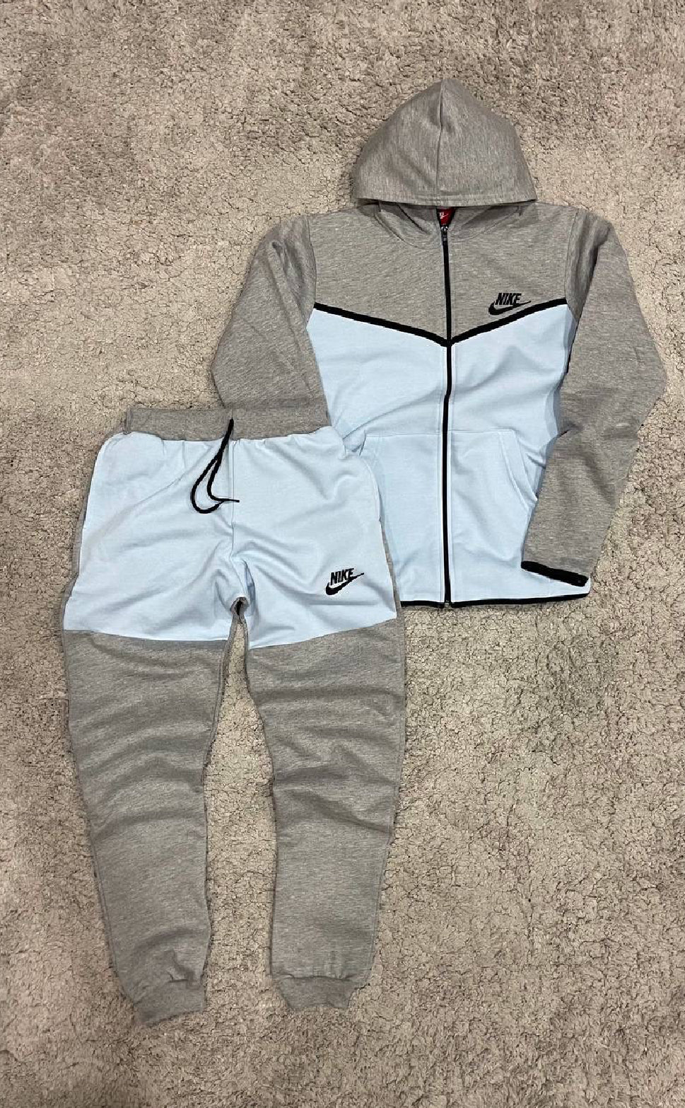 NIKE - TECH (Opciones)