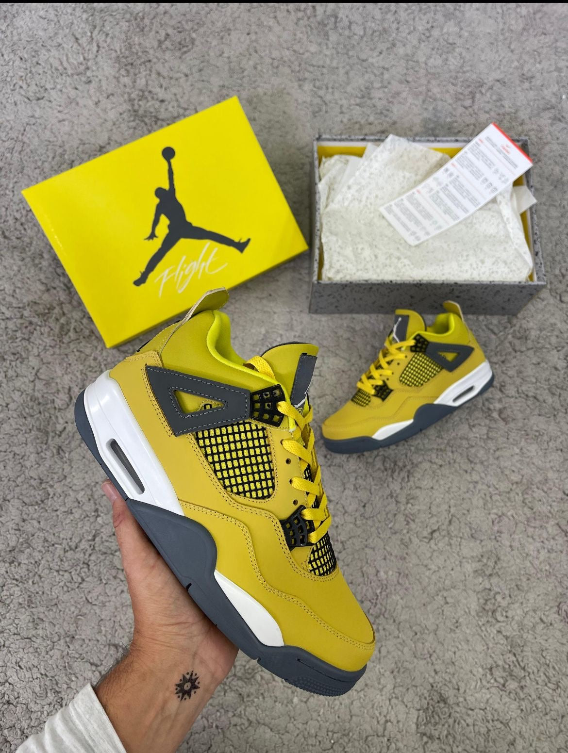 AIR JORDAN 4 - Lightning