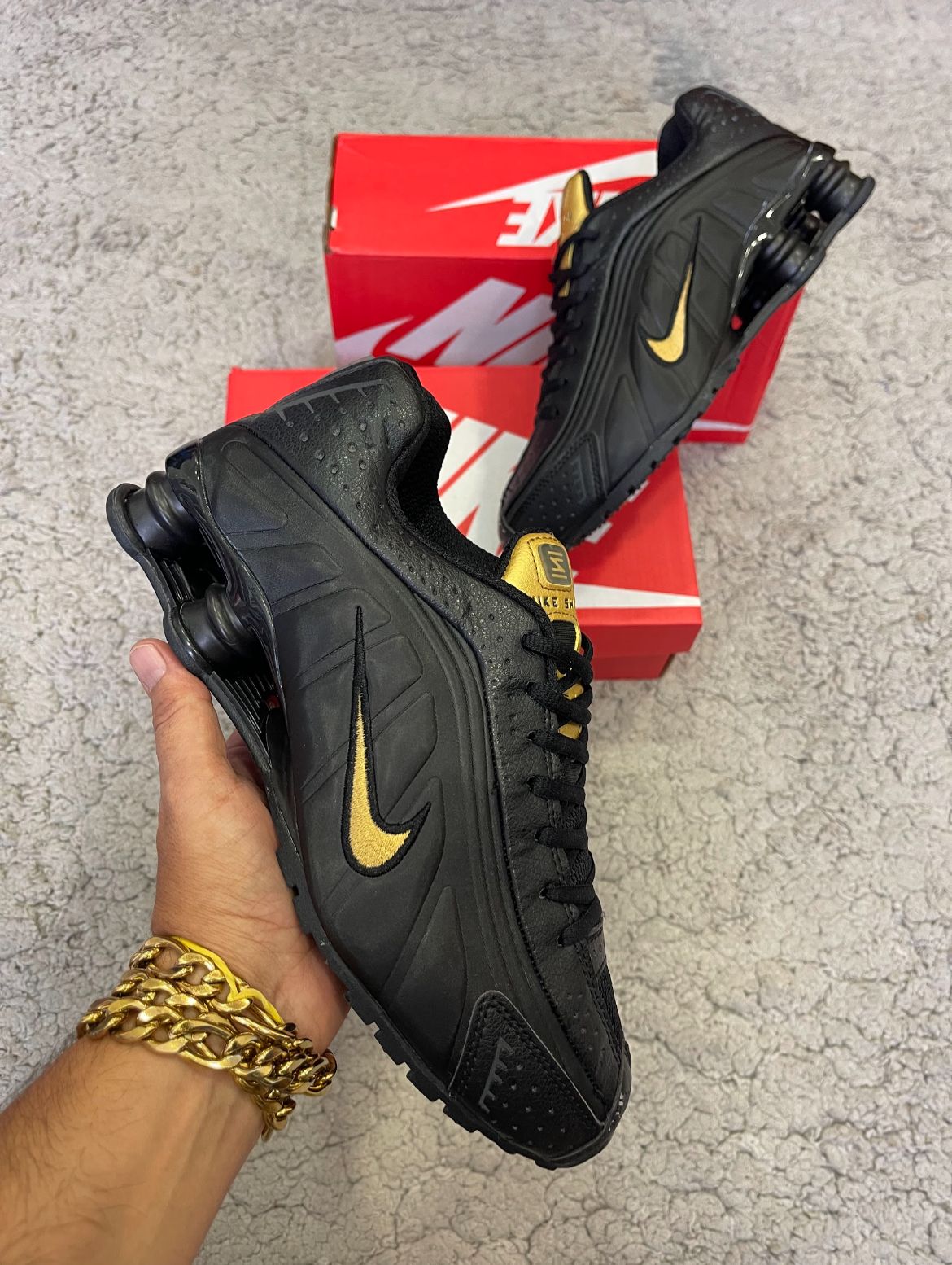 NIKE - SHOX R4 (Opciones)